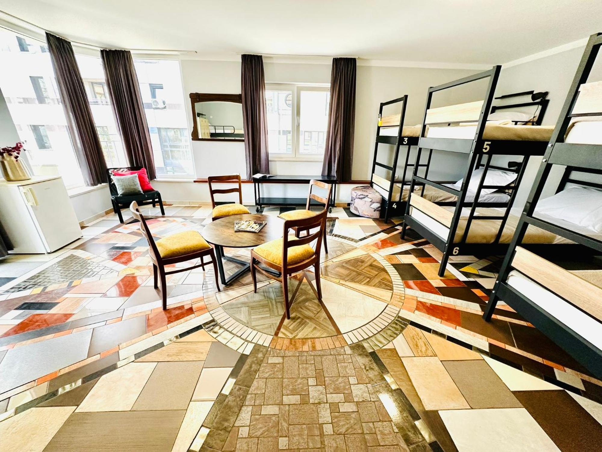 Hostel Art & Joy 普拉 外观 照片