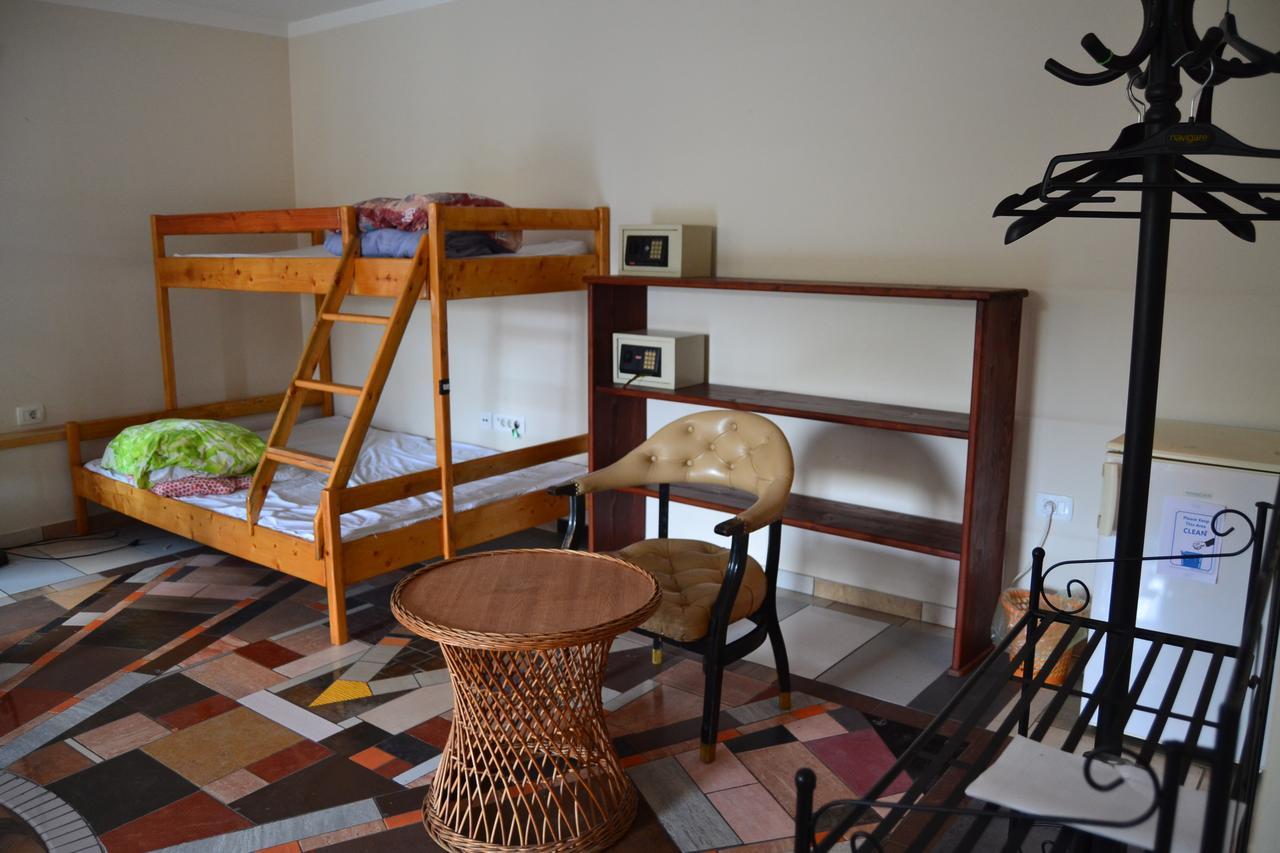 Hostel Art & Joy 普拉 外观 照片